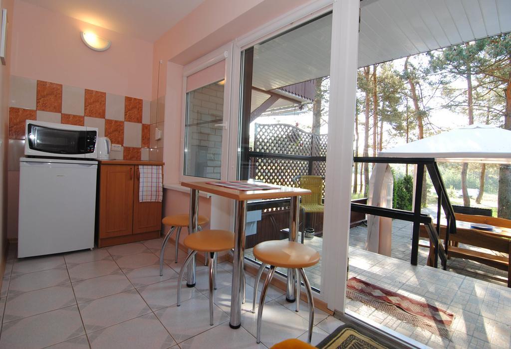 Guesthouse "Nakvyne Pas Zveja" Purvynes Street Nida Exterior foto